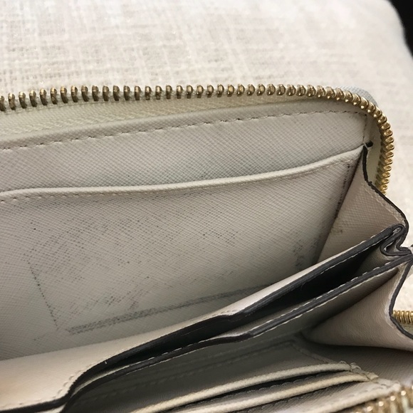 Michael Kors Smartphone Wristlet - Picture 7 of 8